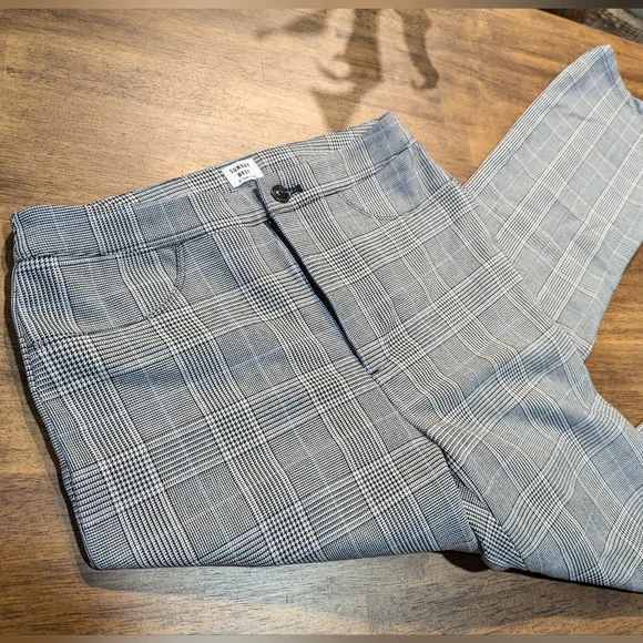 Sunday Best Pants - Picture 2 of 3